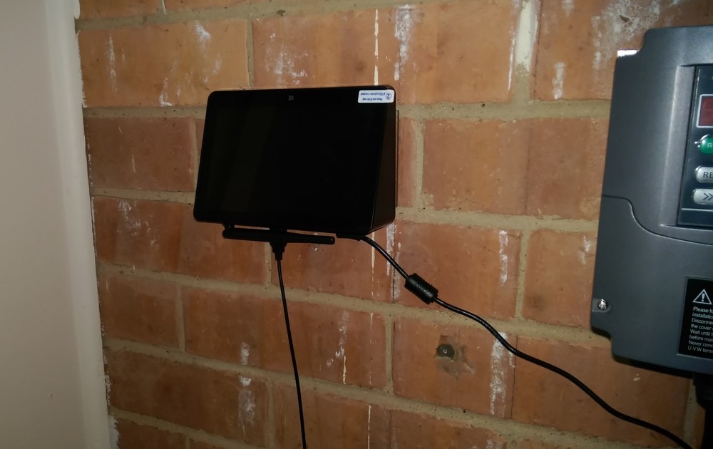 Photo of wall-mounted PIPO X8